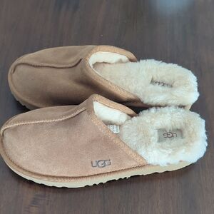 NWOT UGG Keegan Chestnut Suede Slippers with Cream Fur Lining